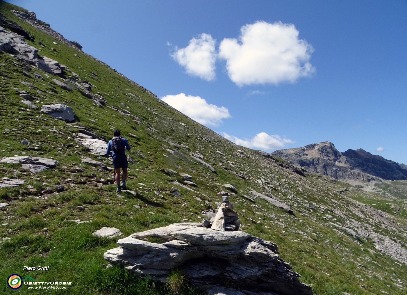 31 Poco sotto il Passo di Reseda prendiamo il sentierino per il Passo di Portula.JPG -                                